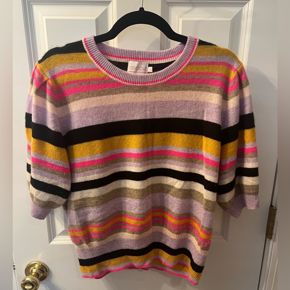 Brodie Cashmere Short Sleeve Sweater